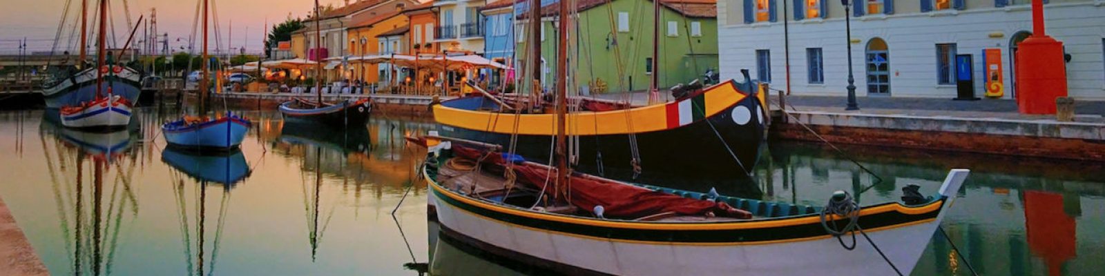 Beaches - Remember the first time you dipped a foot in the sand? Part of that emotion that every child feels is repeated every time you return to the beach. <strongAThe Costa Romagnola – 140 km long from Comacchio to Cattolica – lives this magic, by day and by starlight.