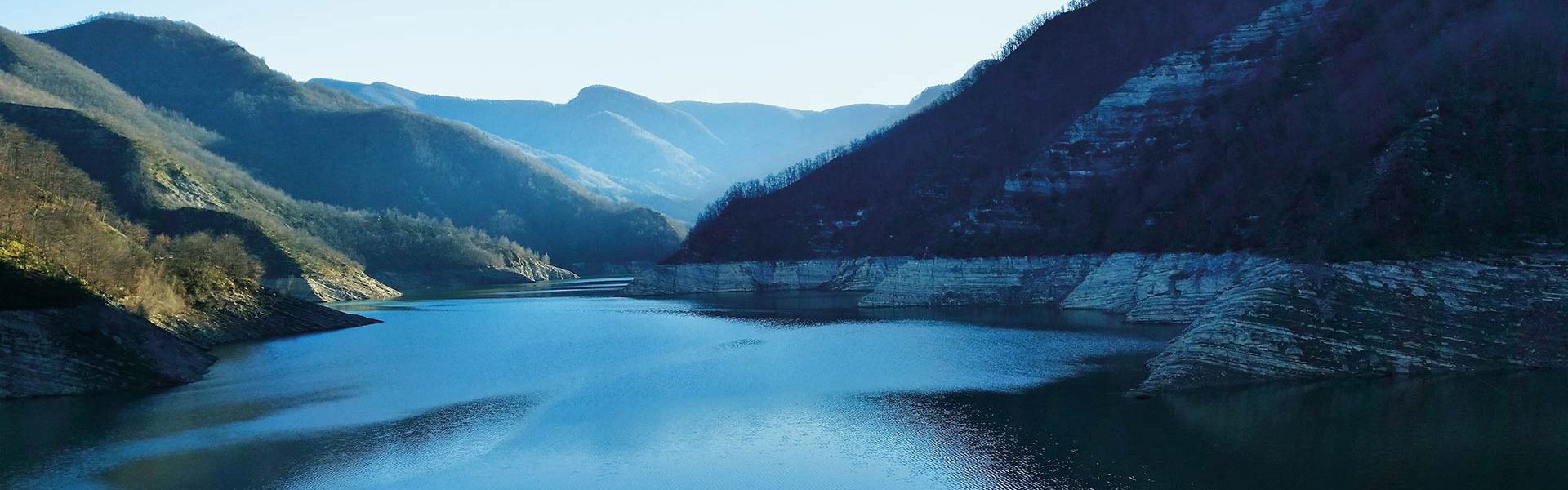 Natura - Ti emozioni guardando un paesaggio? ​Ti senti a tuo agio solo quando la tua mente spazia all’aria aperta? Dal mare ai monti sicuramente vivrai un’esperienza unica e indimenticabile tra le straordinarie varietà ambientali e le ricchezze naturali del territorio romagnolo.